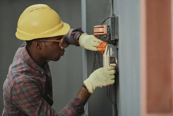 Industrial Electrician